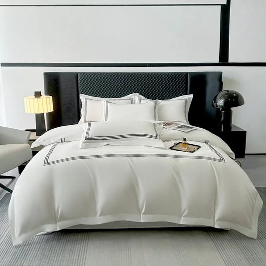 White Black Duvet Cover and Pillow with Zipper Closure  Bedding